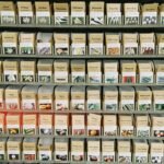 Calendario de siembra con sobres de semillas y semilleros