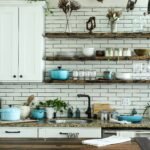 Cocina pequeña perfectamente organizada y aprovechada