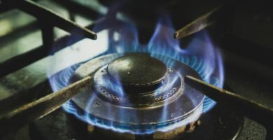 Llama azul de cocina de gas con consumo eficiente