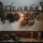 Cocina rústica que evoca los trucos de la abuela para el hogar
