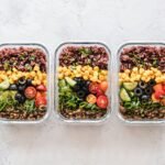 Tupper saludable preparado para llevar al trabajo